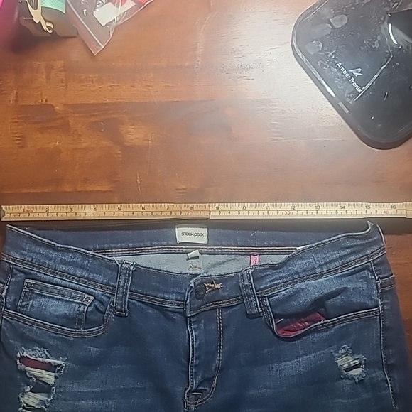 Sneakpeek Boyfriend 9 - Picture 7 of 7